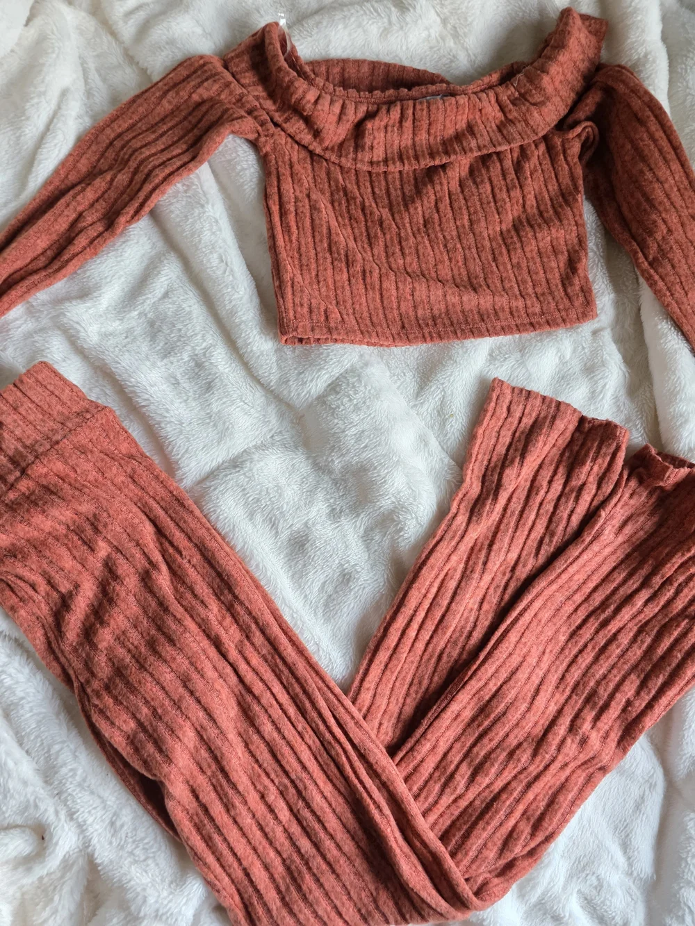 New Ribbed Off-Shoulder Knit Two-Piece Set - Rust Color - Picture 2 of 7